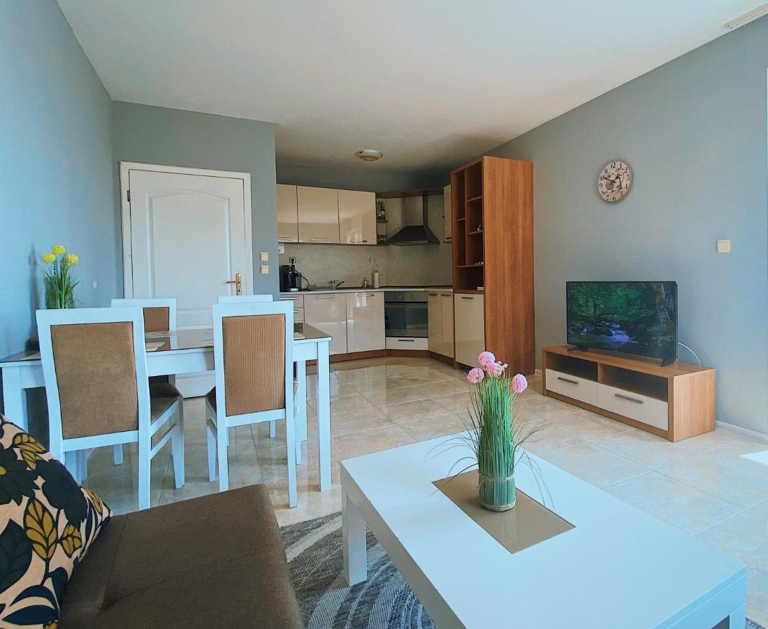 First Line On The Beach Cosy Sea Paradise Apartments Kavarna Dış mekan fotoğraf